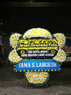 Papan Bunga Duka di Porong